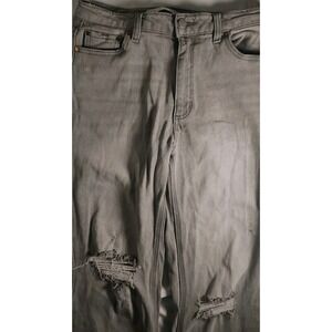 Tinseltown Junior Jean Size 9 Light‎ wash Pre Owned With Many Holes